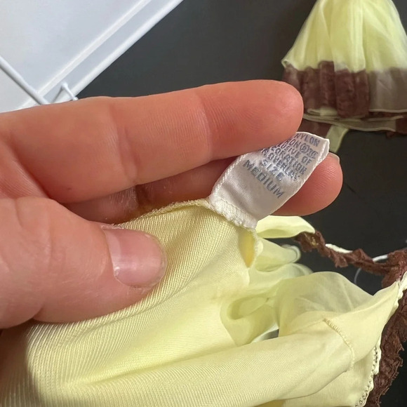 1960s Vanity Fair Butter Yellow Babydoll Nightgown, Medium - Picture 5 of 10